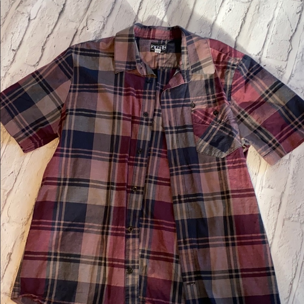 Volcom button up